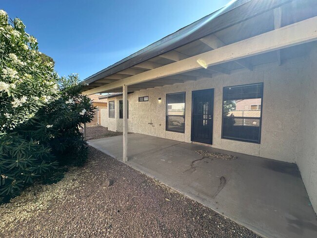 Foto del edificio - 3550 N Verdugo Rd