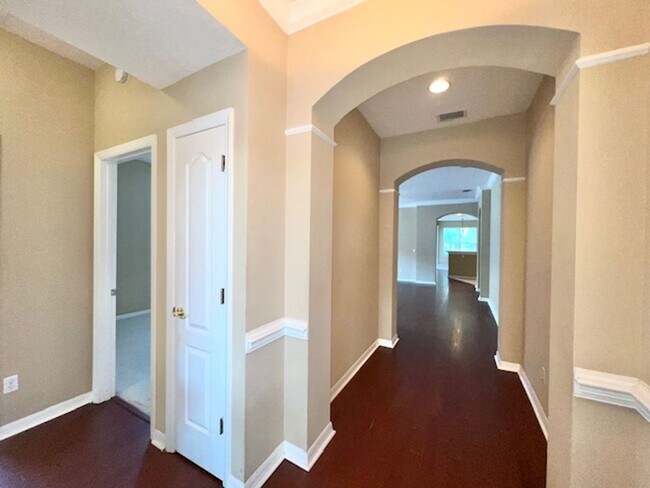 Foto del edificio - Move in now!! Elegant 1 story home in Lake...