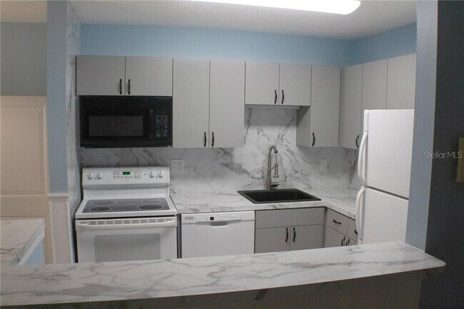 Building Photo - 3241 Fox Chase Cir