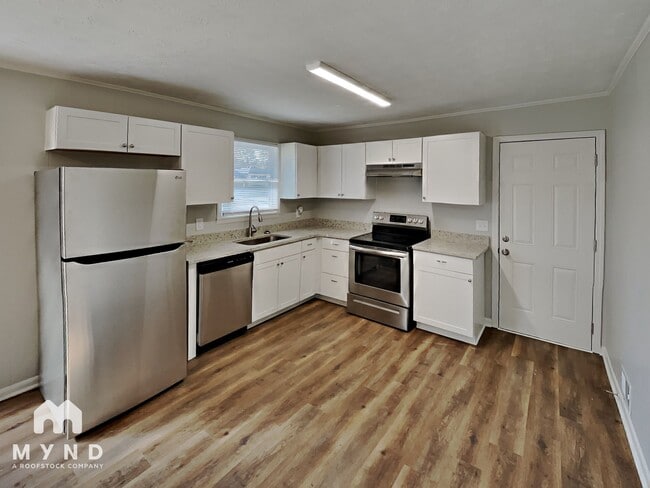 Building Photo - 1573 Lamont Ave