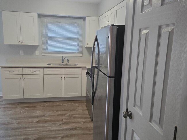 Foto del edificio - 308 Heustis St