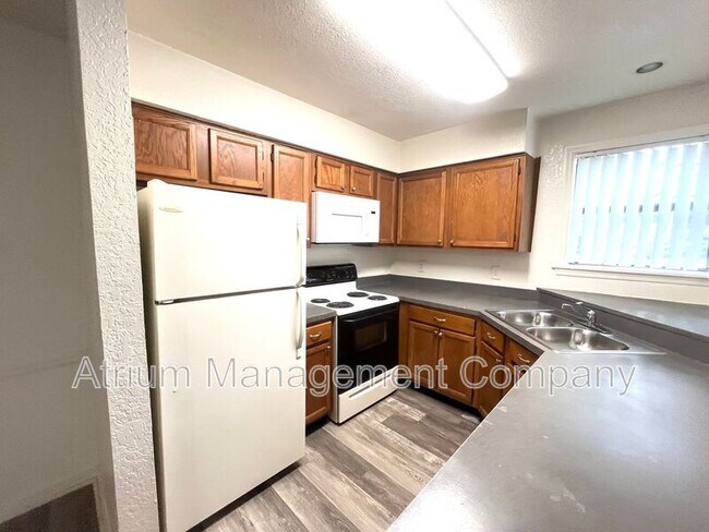 Foto del edificio - 3002 Antique Oaks Cir