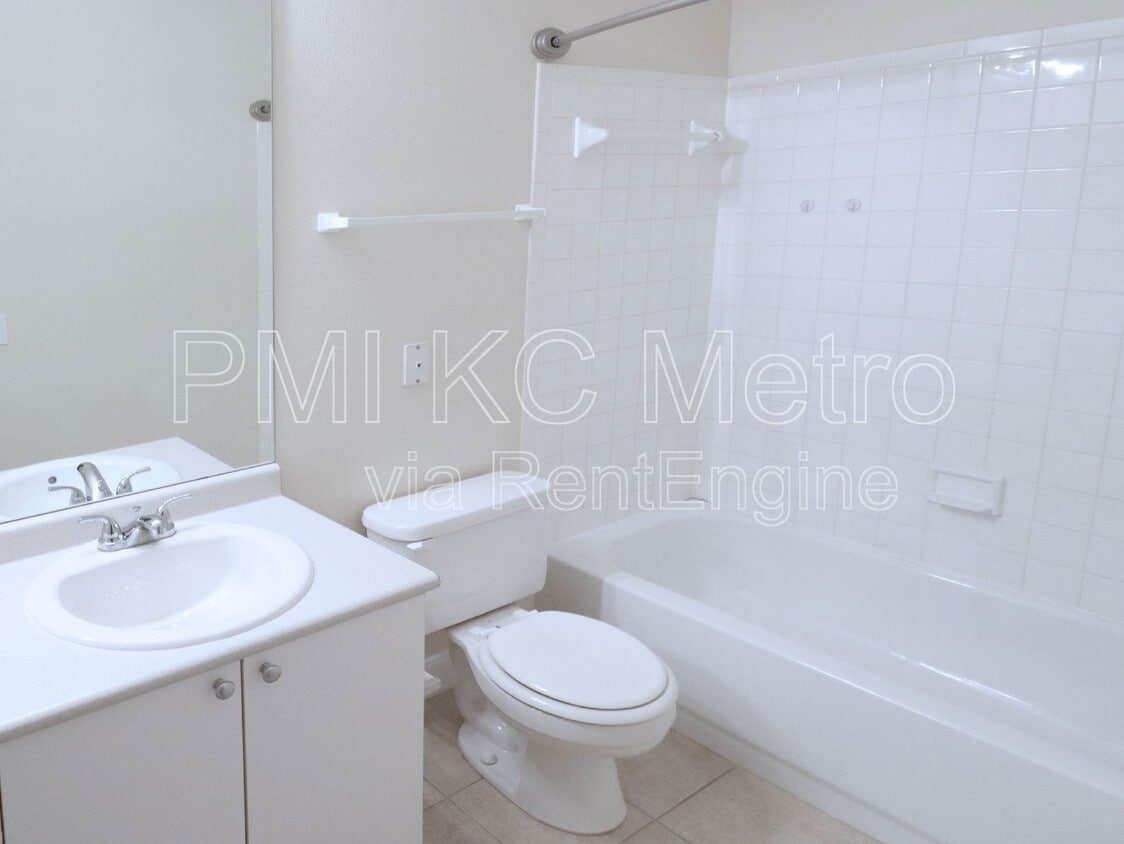 Primary Photo - 11624 Tomahawk Creek Pkwy
