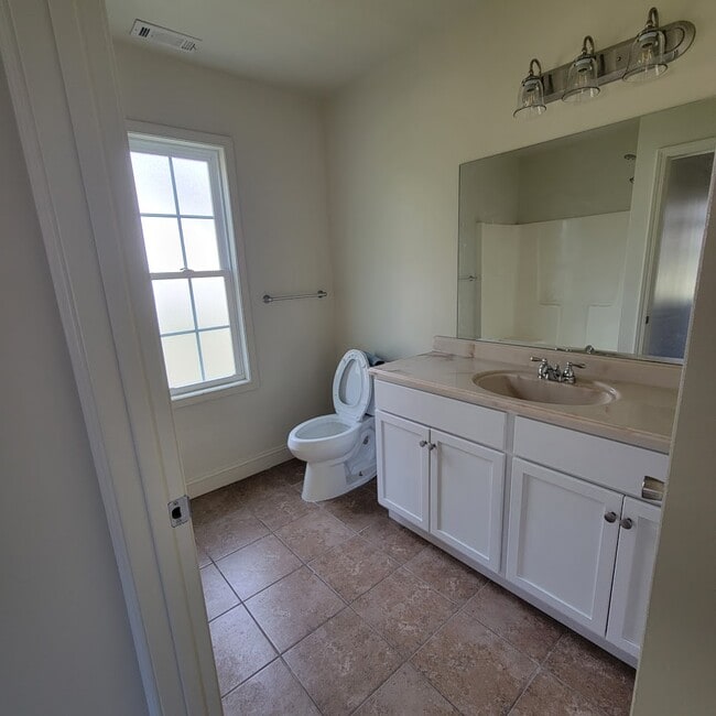 Building Photo - 202 Cathey Rd