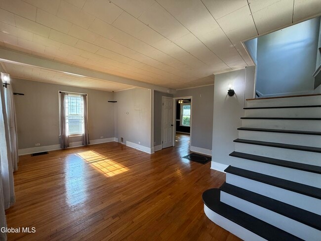 Building Photo - 49 Kunker Ave