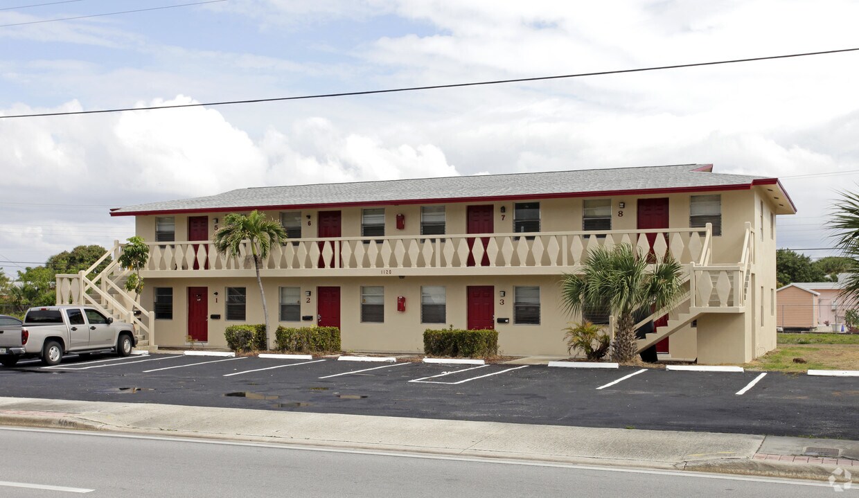 Primary Photo - 1120 Blue Heron Blvd