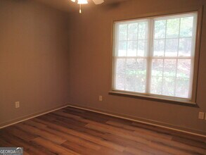 Building Photo - 95 Live Oak Rd