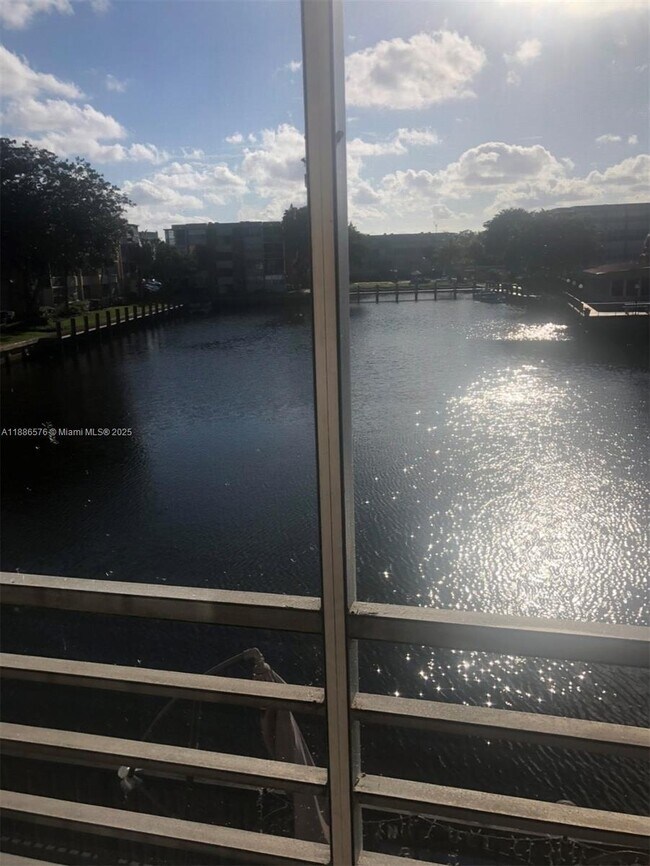 Foto del edificio - 2775 Taft St