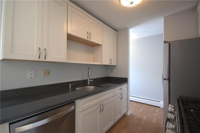 Building Photo - 149 Church St