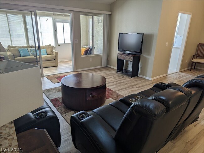 Foto del edificio - 9213 Quail Ridge Dr