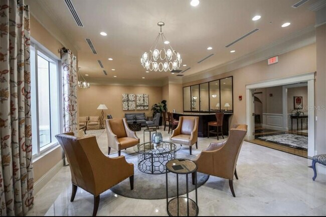 Building Photo - 800 N TAMIAMI Trl