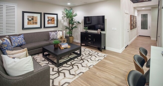 Foto del edificio - 1382 Larkspur Dr
