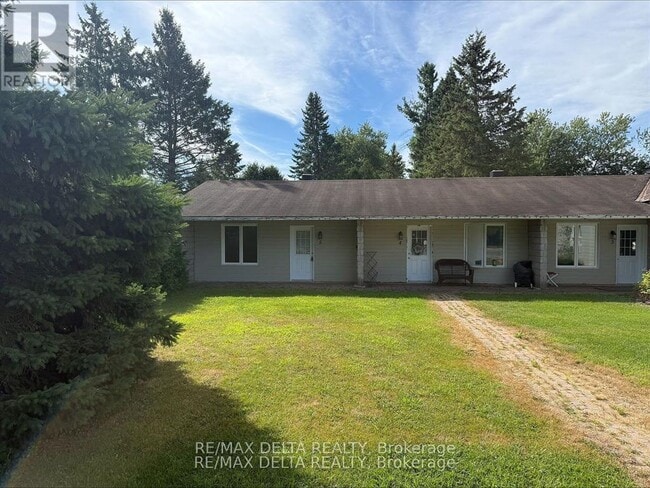 Building Photo - 2248 Laval Rd