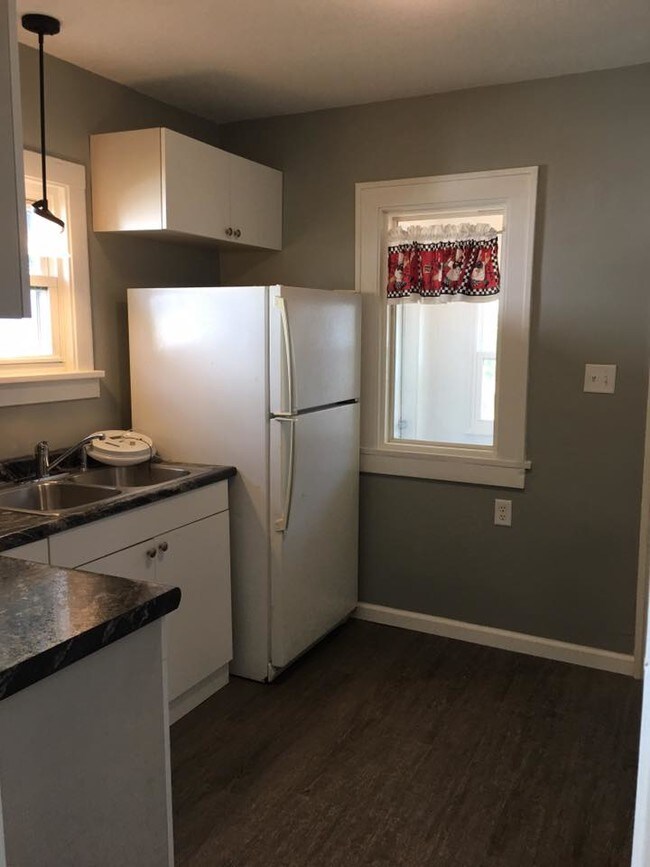 Building Photo - 2124 2nd St