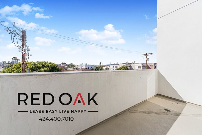 Foto del edificio - 5320 Cartwright Ave