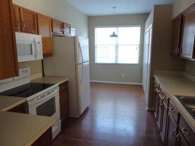 Building Photo - 9303 Huntington Park Way