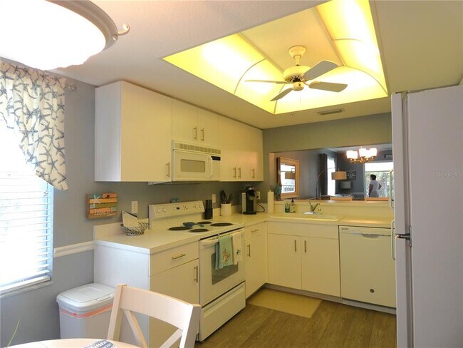 Foto del edificio - 9320 Clubside Cir