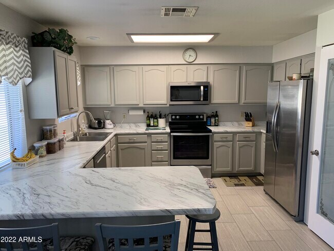 Building Photo - 1832 E Hermosa Dr