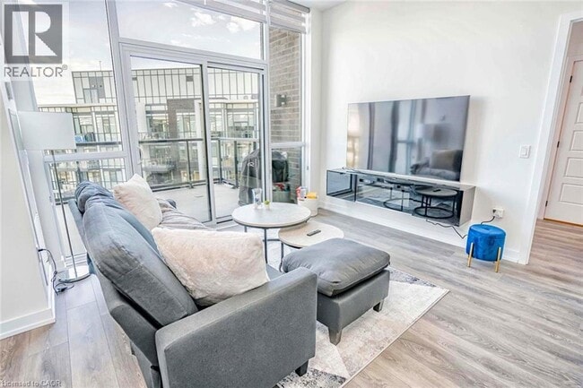 Building Photo - 415 Sea Ray Ave