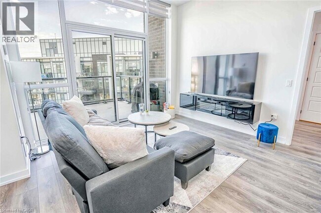 Photo du bâtiment - 415 Sea Ray Ave