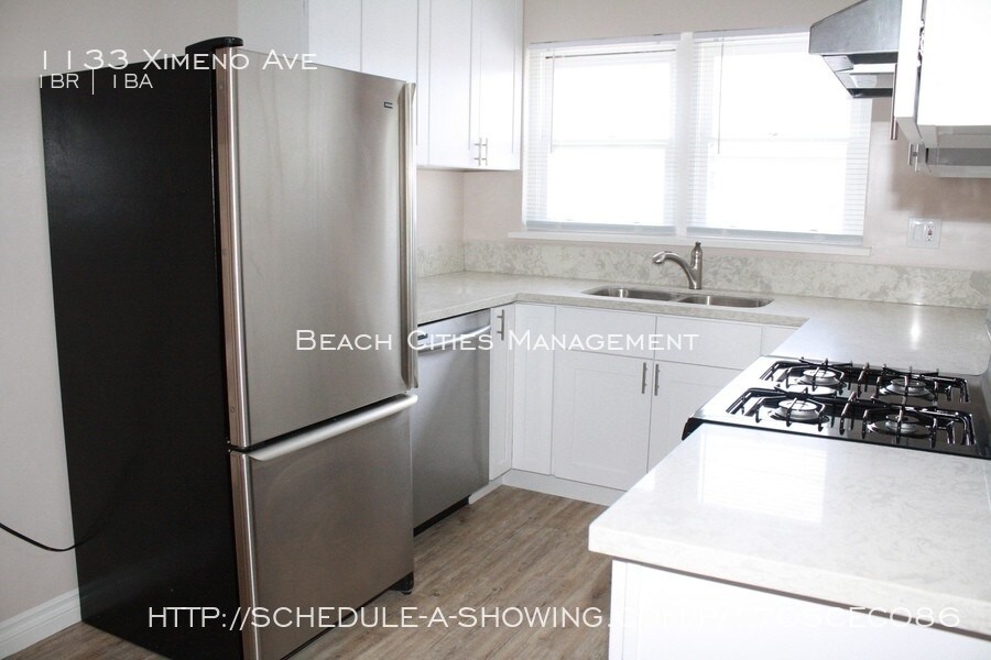 Primary Photo - Upstairs Unit With Great Natural Lighting!
