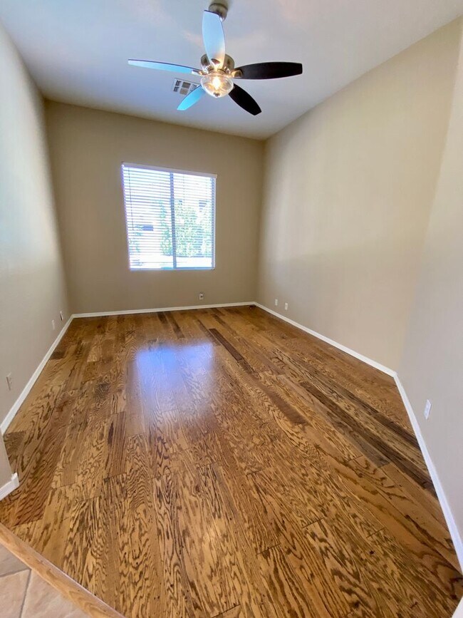 Building Photo - 3-bedroom with a pool in Ahwatukee!