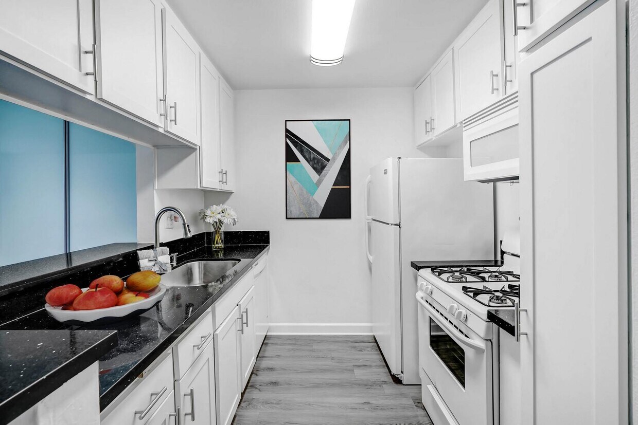 5830 Reseda Boulevard Apartments in Tarzana, CA