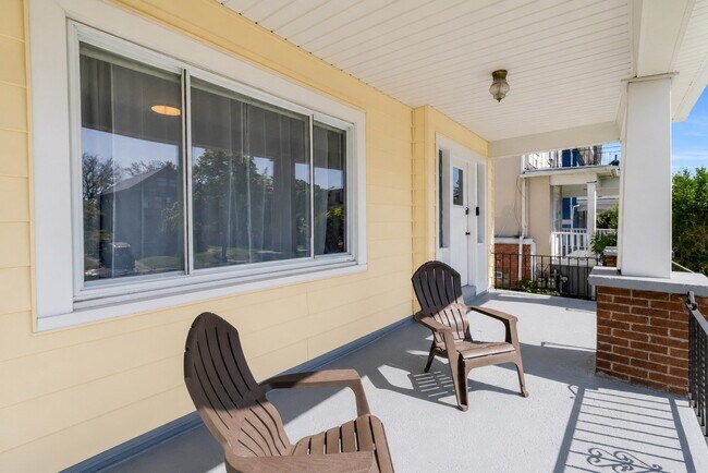 Foto del edificio - Furnished 3-Bedroom, 2-Bath Upper Unit in North Buffalo