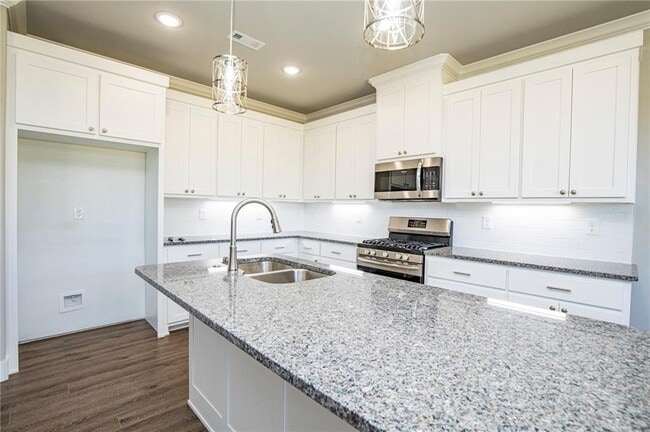 Building Photo - 1936 Seay Cir