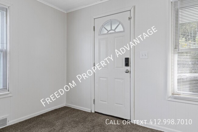 Foto del edificio - 218 Lott Rd