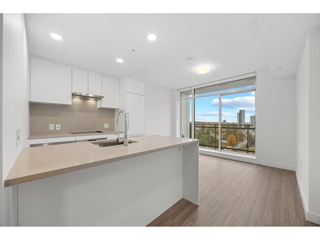 Photo du bâtiment - 13675-1107A 107A Ave