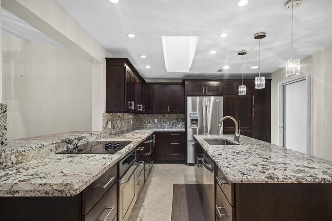 Building Photo - 5281 Bolero Cir