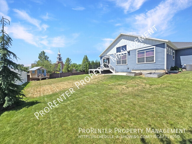 Foto del edificio - 1308 E Maple Way
