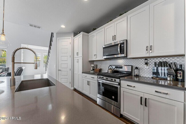 Building Photo - 4582 S Montana Dr