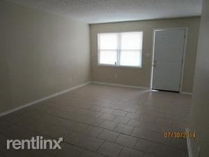 Building Photo - 817 Glen Hollow Dr