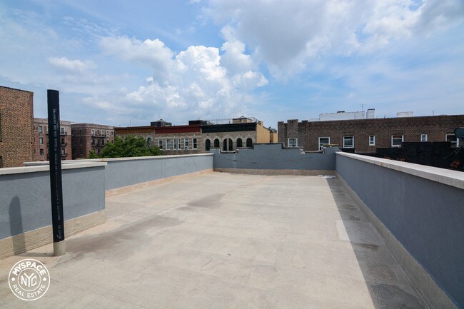 Foto del edificio - 840 Franklin Ave