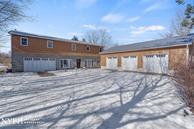 Building Photo - 5113 Cedarvale Rd