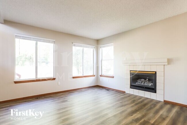 Foto del edificio - 8870 Clover Meadow Ln