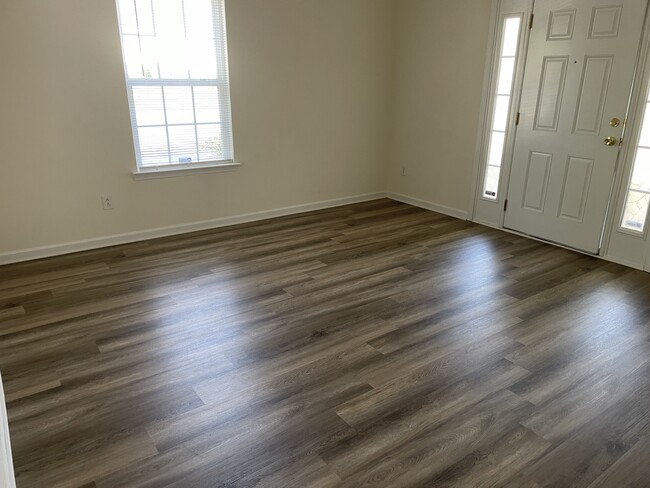 Building Photo - 7072 Somerset Springs Dr