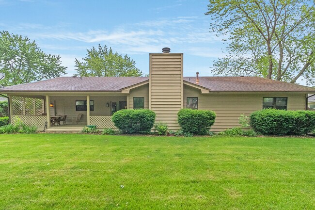 Building Photo - 523 Carla Dr