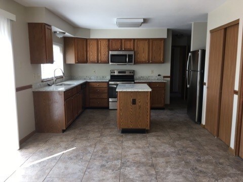 Foto del edificio - 3057 Willow Creek Estate Dr