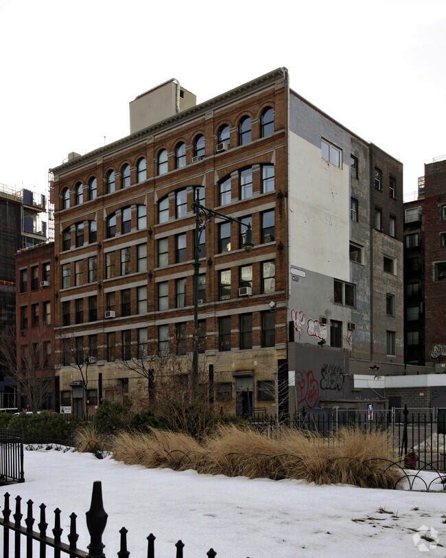 Primary Photo - 530 Canal St