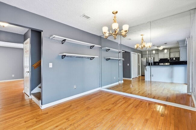 Building Photo - 388 Huntington Ridge Dr