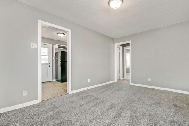 Building Photo - Two bedroom Home for Lease