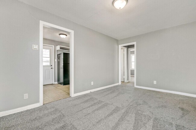 Foto del edificio - Two bedroom Home for Lease