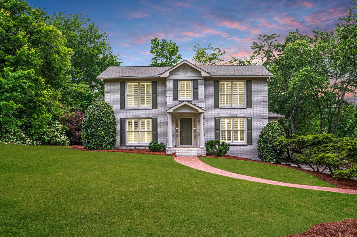 Foto principal - 251 Big Springs Dr