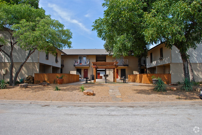 Building Photo - Willshire Manor