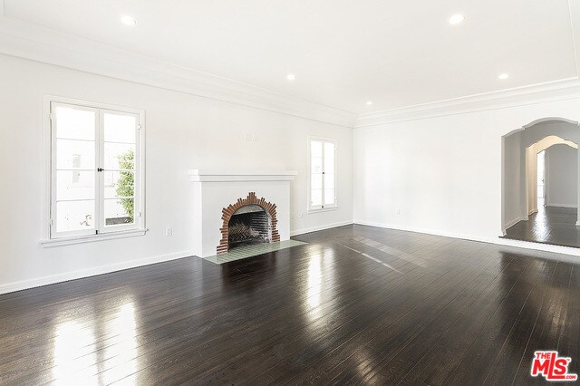 Building Photo - 1132 S Cloverdale Ave