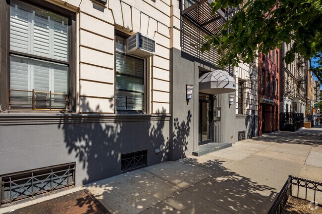 Foto del edificio - 215 W 105th St