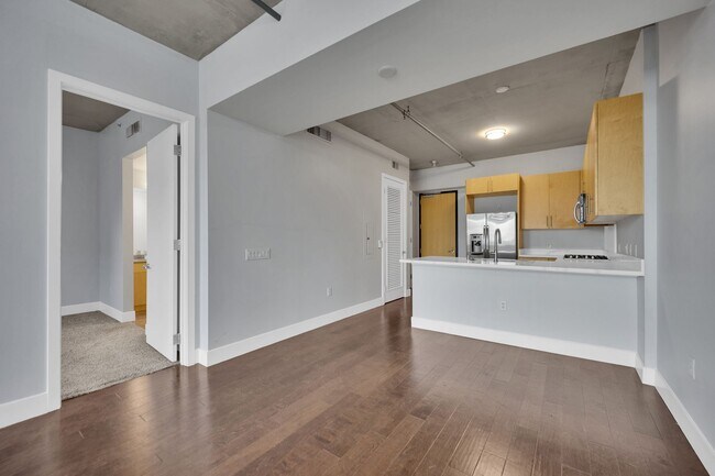 Foto del edificio - 353 E Bonneville Ave